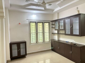 Room in 2 BHK Builder Floor at Madhapur – for Rent