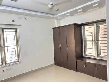 Room in 2 BHK Builder Floor at Madhapur – for Rent