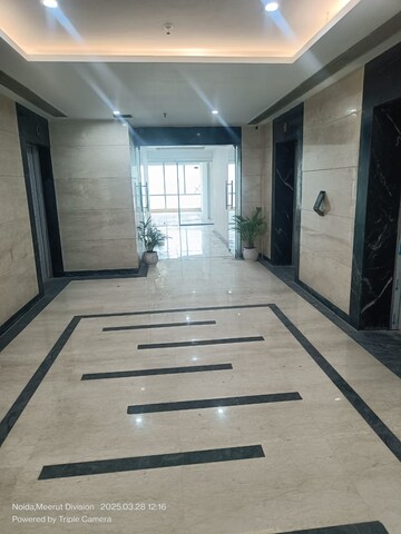 Room in  Office Space at Supertech Supernova Astralis, Sector 94 – for Rent