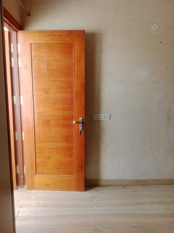 Room in 2 BHK Builder Floor at Sector 12 – for Rent