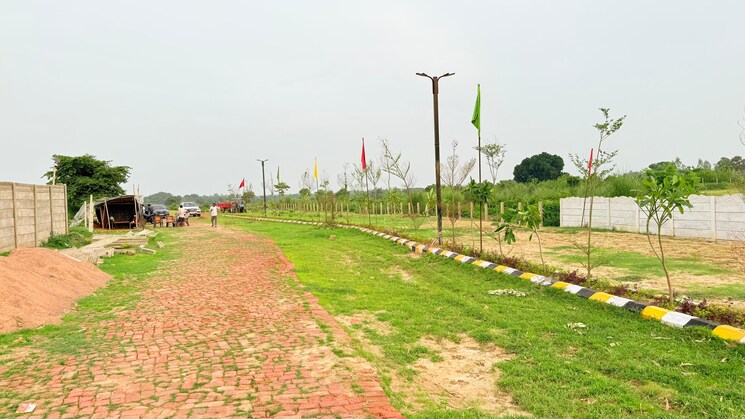 Garden, sultanpur road  1500 Sq.Yd. Plot In Sultanpur Road Lucknow 8991646