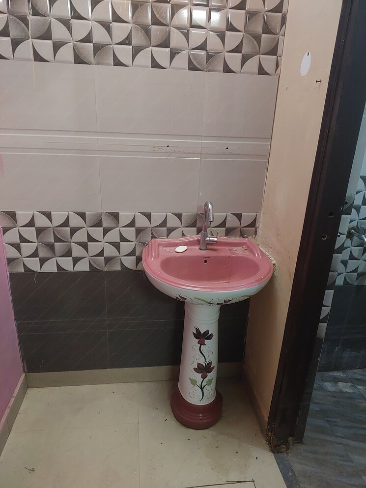 Bathroom, indira nagar 2 Bedroom 1200 Sq.Ft. Villa In Indira Nagar Lucknow 8991673