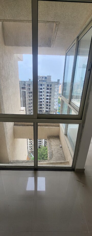 Kitchen in 4 BHK Apartment at Lodha Luxuria, Majiwada – for Rent