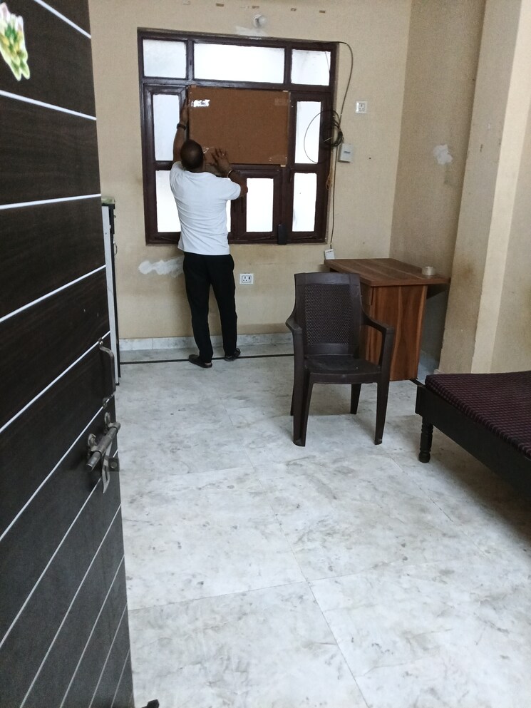 Room, karol bagh 2 Bedroom 650 Sq.Ft. Apartment In Karol Bagh Delhi 8991718