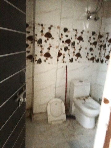 Bathroom in 2 BHK Apartment at Karol Bagh – for Rent