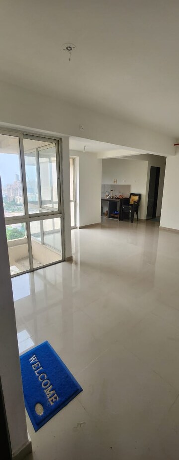 Room in 4 BHK Apartment at One Hiranandani Park Barrington, Ghodbunder Road – for Rent