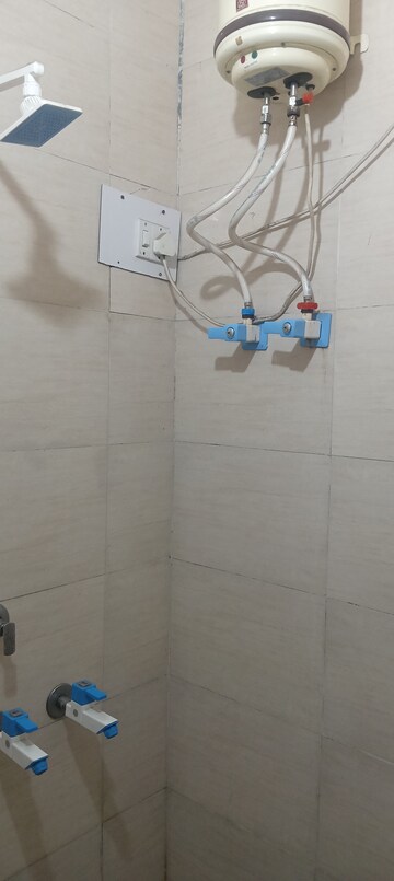 Bathroom in 1 BHK Apartment at Jagriti Apartments, Sector 71 – for Rent