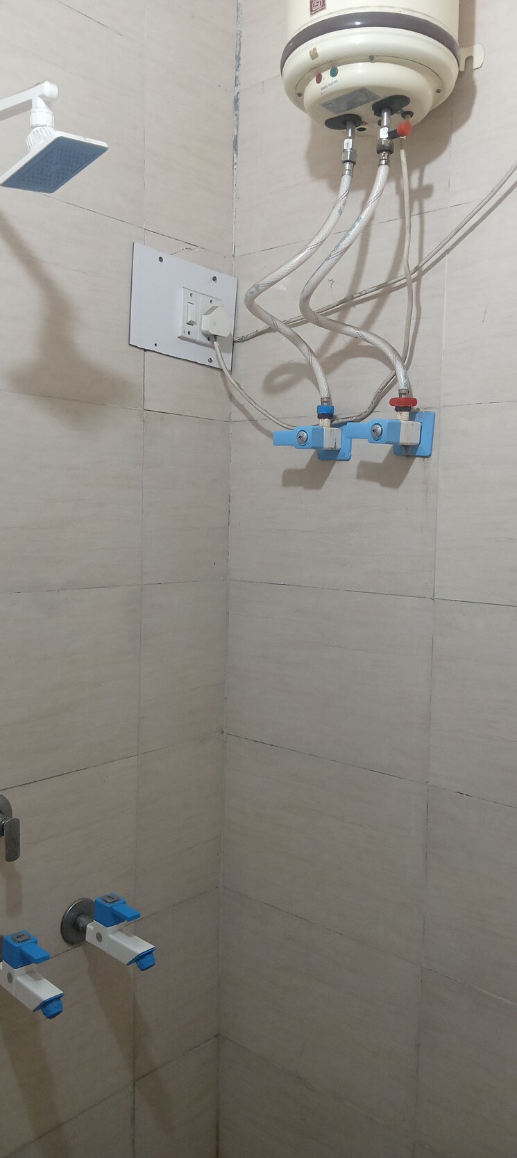 Bathroom, jagriti-apartments 1 Bedroom 600 Sq.Ft. Apartment In Sector 71 Noida 8991768