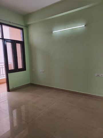 Room in 4 BHK Apartment at Civitech Sampriti, Sector 77 – for Rent