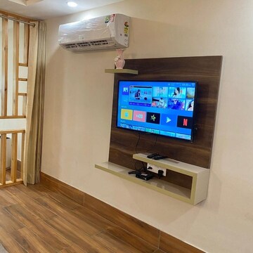 Room in 1 BHK Apartment at Banjara Springs, Banjara Hills – for Rent