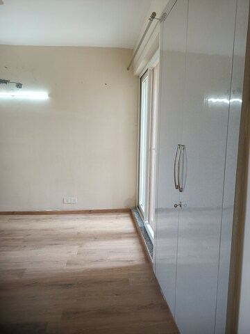 Room in 3 BHK Apartment at Lotus Panache, Sector 110 – for Rent