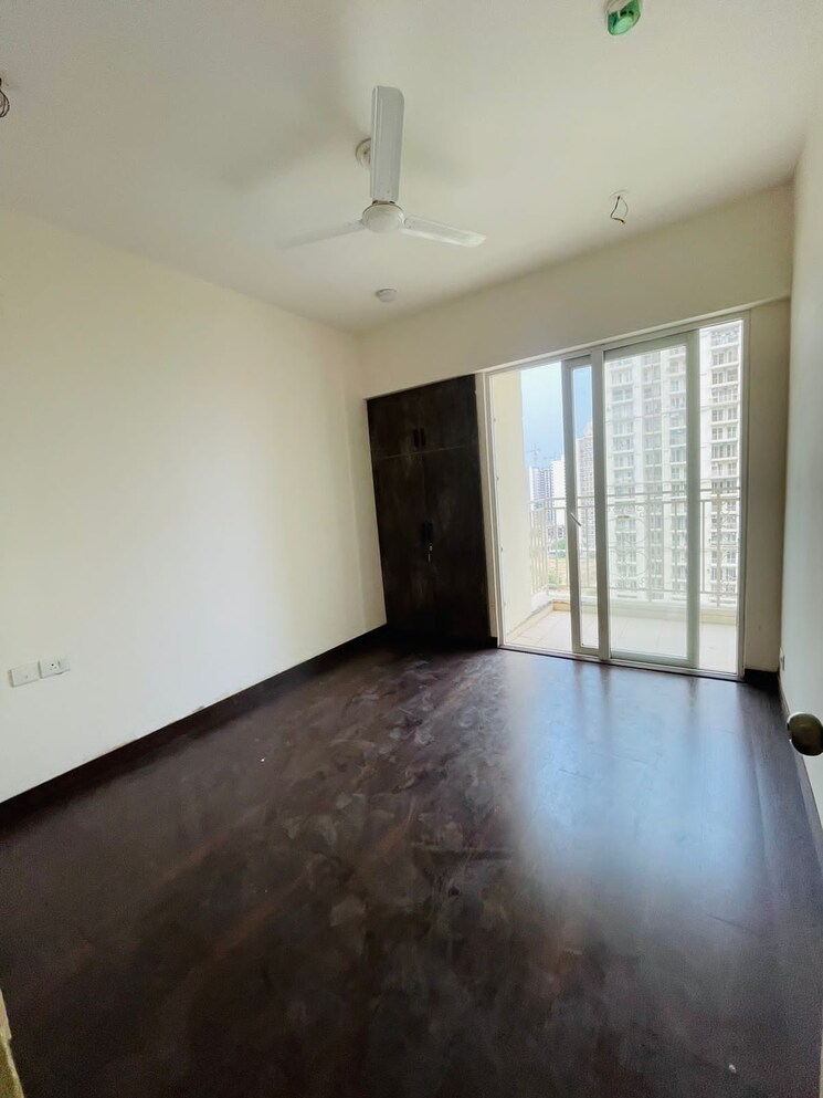 Room, ml-73-avenue 2 Bedroom 1050 Sq.Ft. Builder Floor In Sector 73 Noida 8991819