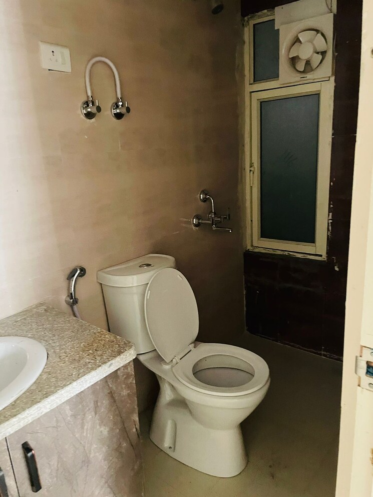 Bathroom, ml-73-avenue 2 Bedroom 1050 Sq.Ft. Builder Floor In Sector 73 Noida 8991819