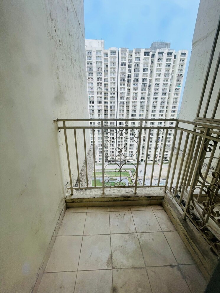 Balcony, ml-73-avenue 2 Bedroom 1050 Sq.Ft. Builder Floor In Sector 73 Noida 8991819