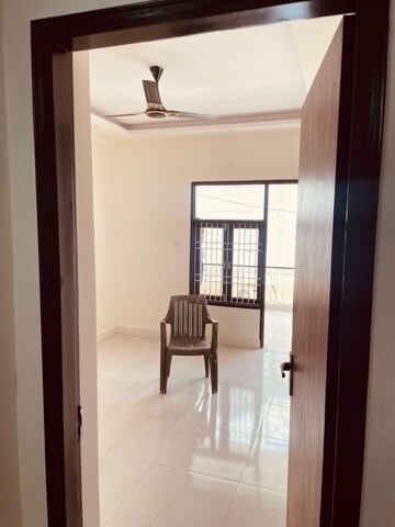 Room in 4 BHK Villa at Sindhuja Greens, Sector 10 Greater Noida – for Rent