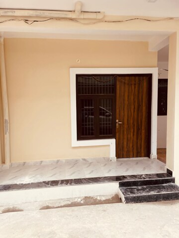 Bedroom in 4 BHK Villa at Sindhuja Greens, Sector 10 Greater Noida – for Rent