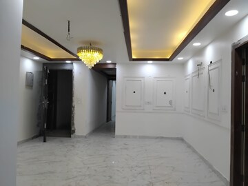 Room in 2 BHK Builder Floor at Sector 73 – for Sale
