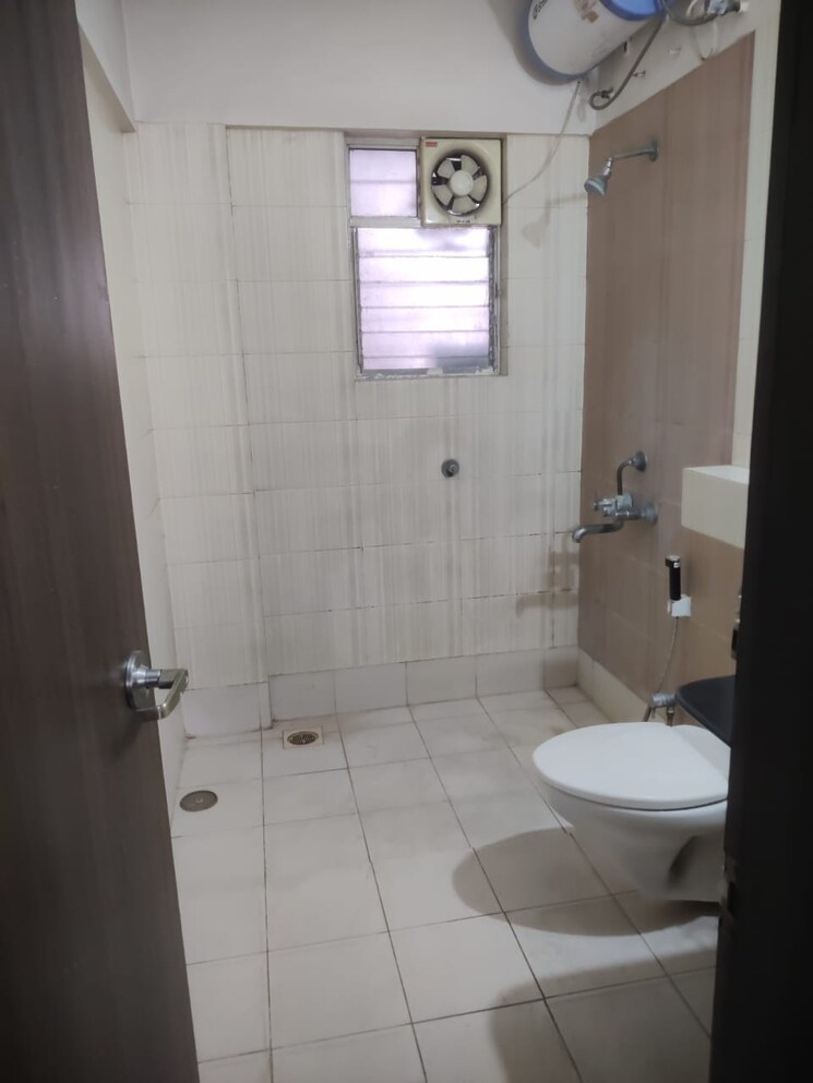 Bathroom, kolte-patil-green-groves 2 Bedroom 890 Sq.Ft. Apartment In Wagholi Pune 8991838