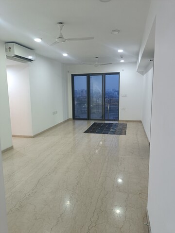 Room in 4 BHK Apartment at Lodha Marquise, Worli – for Rent