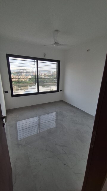 Room in 2 BHK Apartment at Unique Youtopia, Kharadi – for Rent