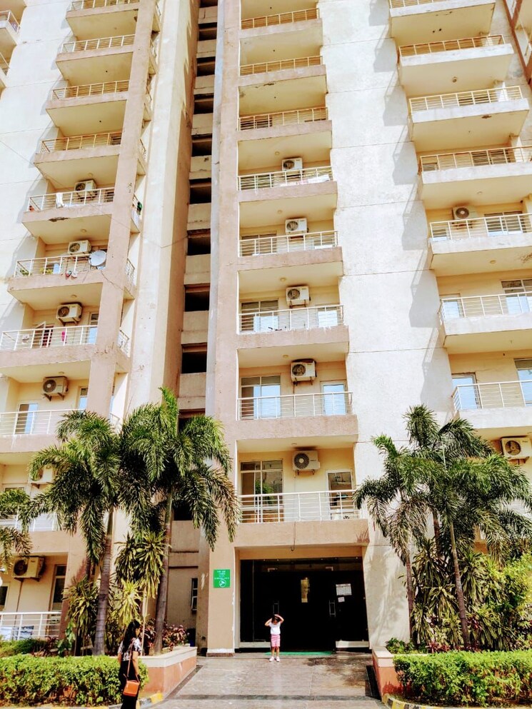 Exterior View, supertech-czar-suites Studio 477 Sq.Ft. Apartment In Omicron I Greater Noida Greater Noida 8991900