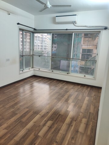 2 BHK Apartment For Rent in Romell Diva, Malad West