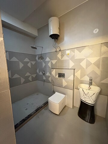 Bathroom in 3 BHK Builder Floor at Sector 27 – for Rent