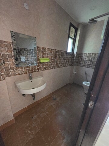 Bathroom in 2.5 BHK Builder Floor at Dayanand Colony – for Rent