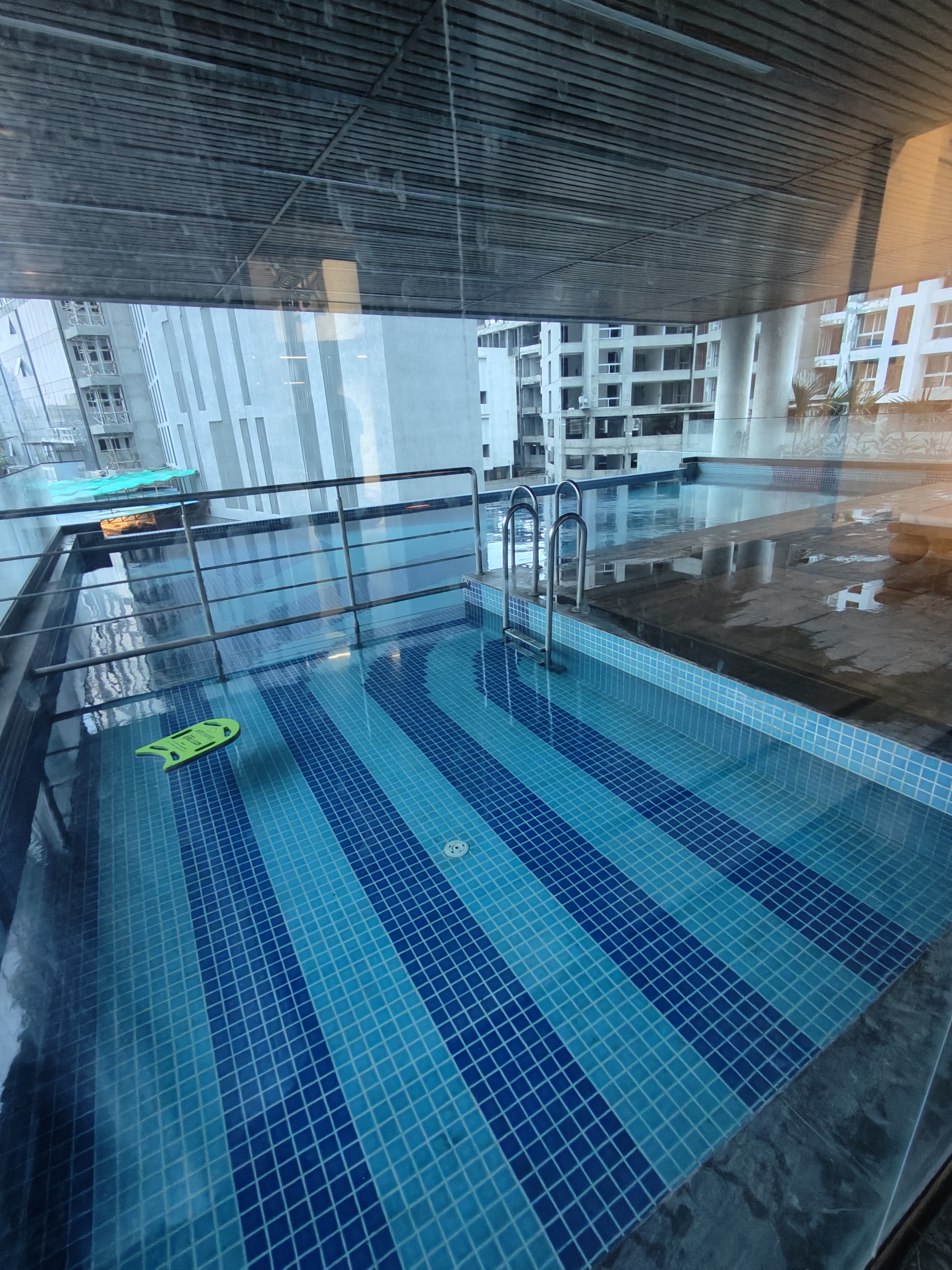 4 BHK + Servant Room Apartment For Sale in Vantage Twenty One