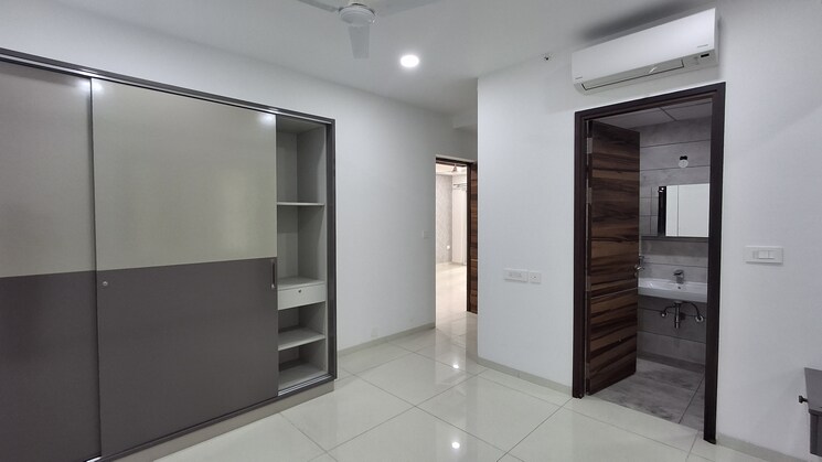Room, jayabheri-the-summit 3 Bedroom 1860 Sq.Ft. Apartment In Narsingi Hyderabad 8991964