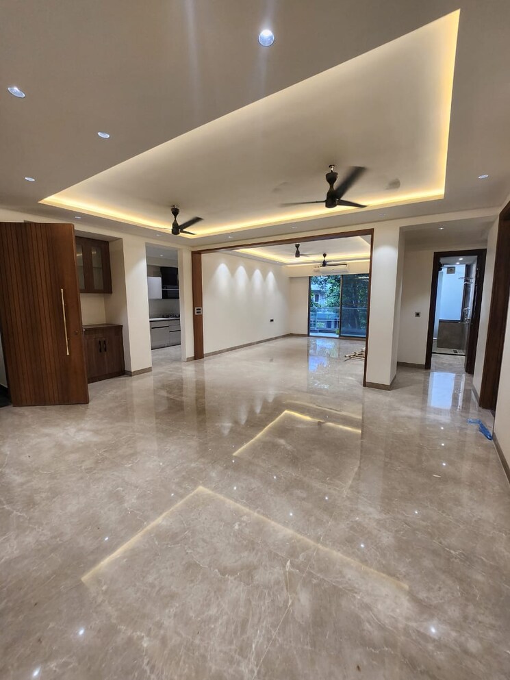 Room, sushant lok i 4 Bedroom 416 Sq.Yd. Builder Floor In Sushant Lok I Gurgaon 8991979