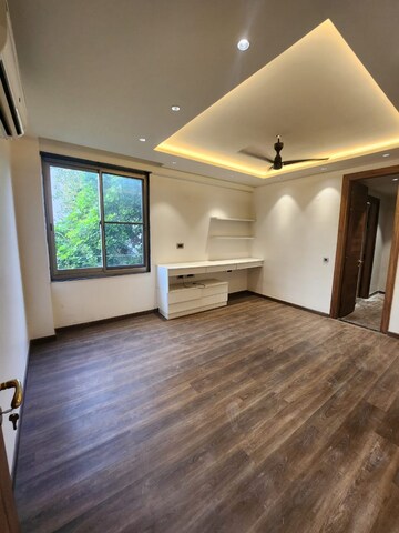 Room in 4 BHK Builder Floor at Sushant Lok I – for Sale