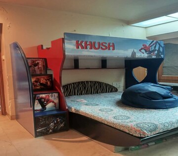 Bedroom in 2 BHK Apartment at Matunga East – for Rent