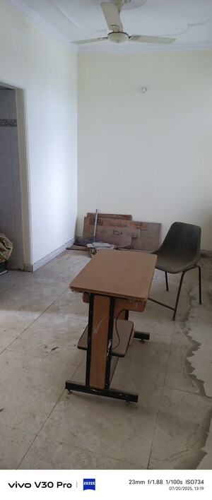 Team Area in 3 BHK Apartment at Vigyapan Lok Apartments, Mayur Vihar 1 – for Sale