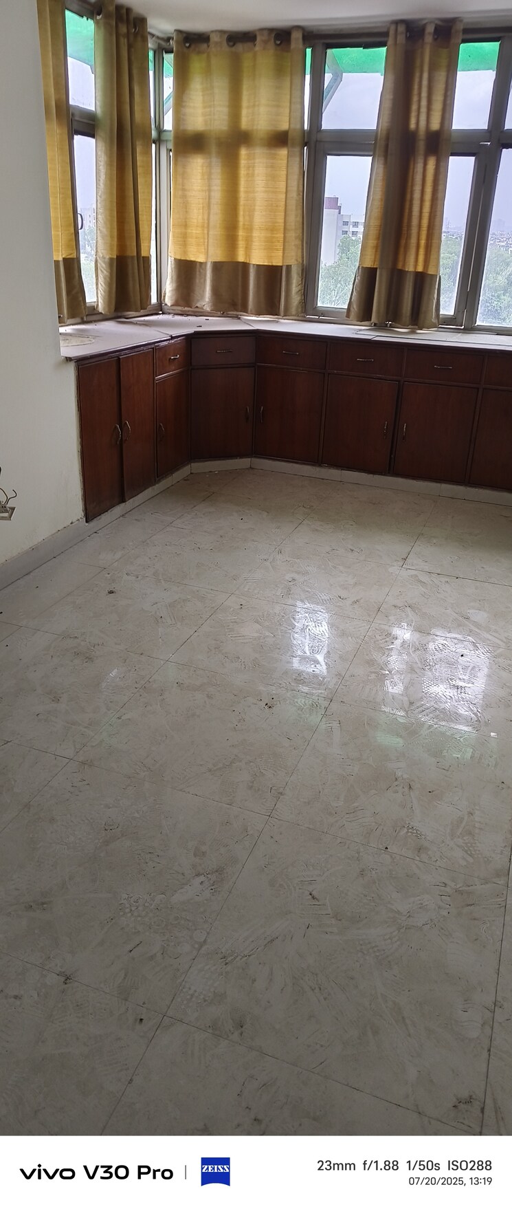 Room, vigyapan-lok-apartments 3 Bedroom 1305 Sq.Ft. Apartment In Mayur Vihar Phase 1 Delhi 8991996