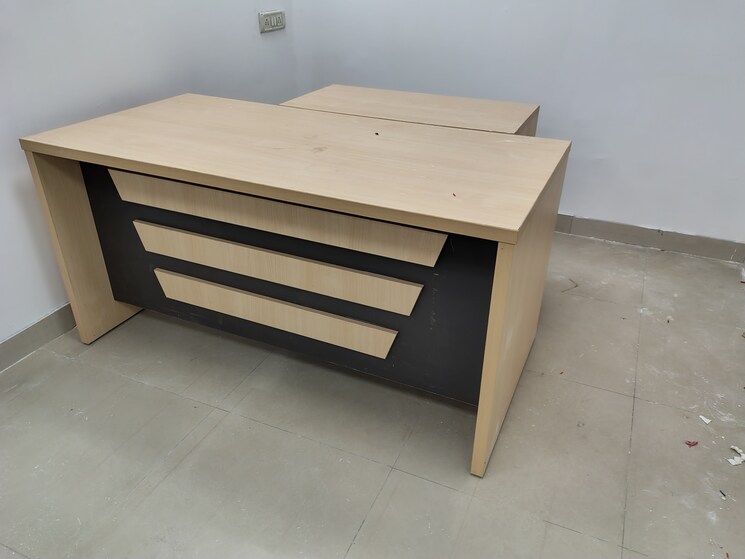 Bedroom, sector 4 Commercial Office Space in IT/SEZ 1000 Sq.Ft. In Sector 4 Noida 8992020