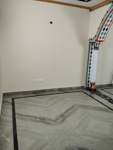 Room in 3 BHK Independent House at Sector 55 – for Rent