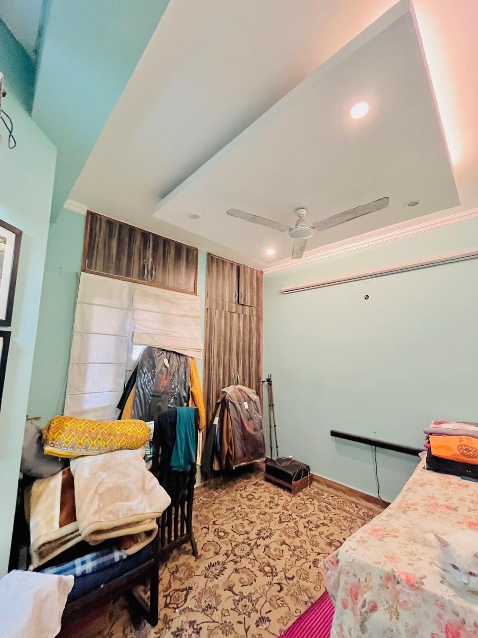 3 BHK + Servant Room 1554 Sq.Ft. Builder Floor in Unitech Heritage City