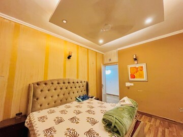 Bedroom in 3 BHK Builder Floor at Unitech Heritage City, Sector 25 – for Sale