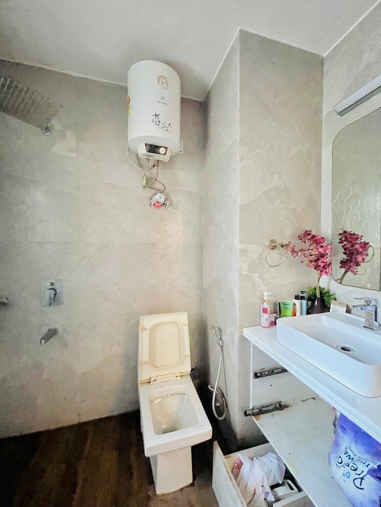 Bathroom, unitech-heritage-city 3 Bedroom 1554 Sq.Ft. Builder Floor In Sector 25 Gurgaon 8992021
