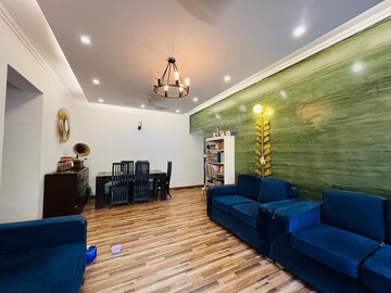 Bedroom in 3 BHK Builder Floor at Unitech Heritage City, Sector 25 – for Sale