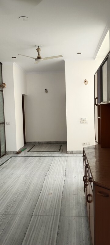 Room in 3 BHK Independent House at Sector 14 – for Rent