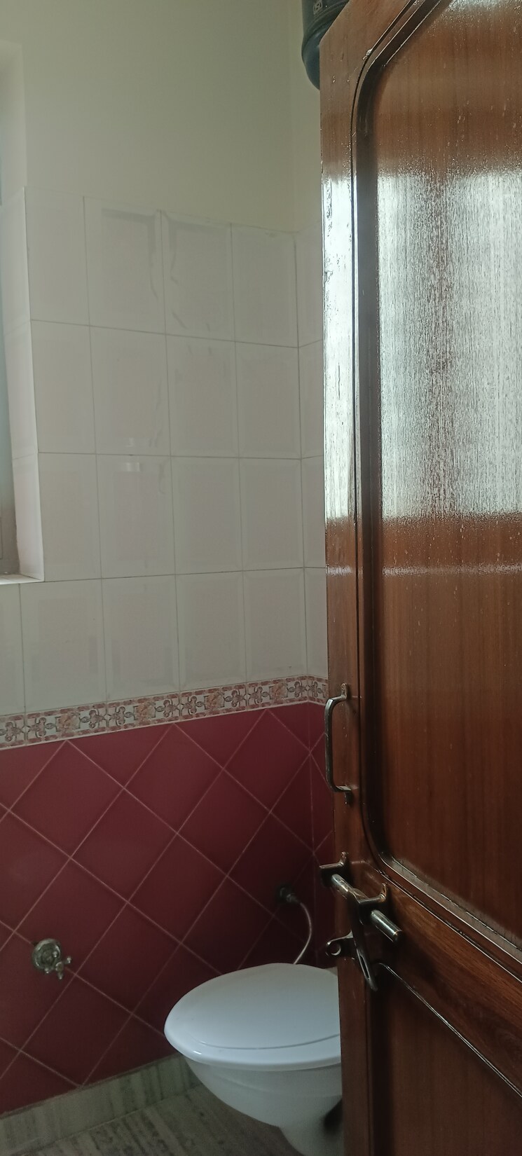 Bathroom, sector 14 3 Bedroom 3150 Sq.Ft. Independent House In Sector 14 Faridabad 8992086