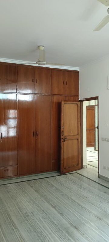 Furnished Amenities in 3 BHK Independent House at Sector 14 – for Rent