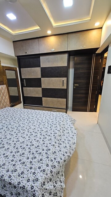 Bedroom in 2 BHK Apartment at Juhu – for Rent