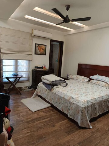 Bedroom in 4 BHK Builder Floor at Sector 21d – for Rent