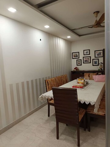 Bedroom in 4 BHK Builder Floor at Sector 21d – for Rent