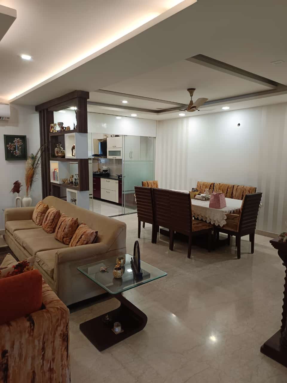 4 BHK + Servant Room Builder Floor For Rent in Builder Floor 21d