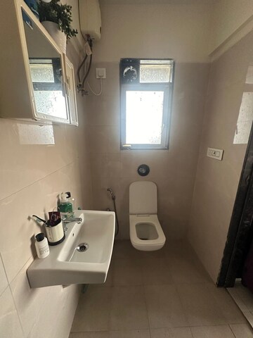 Master Bedroom in 2 BHK Apartment at Andheri West – for Rent
