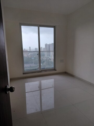 Room in 4 BHK Apartment at Dosti Imperia Elecia CHSL, Ghodbunder Road – for Rent